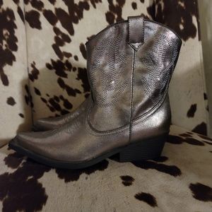 Forever 21 boots size 7 1/2 NWOT